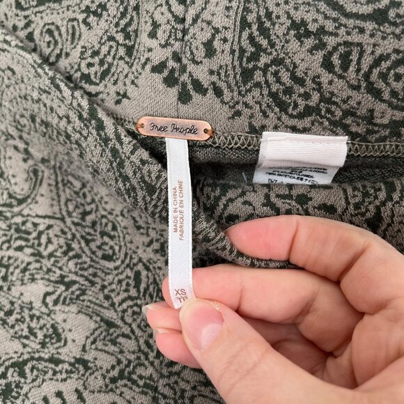 Free People Rare Boho Paisley Print Olive Green Knit Leggings Size XS - Picture 9 of 11